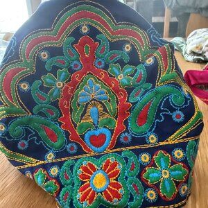 Girl's embroidered hat